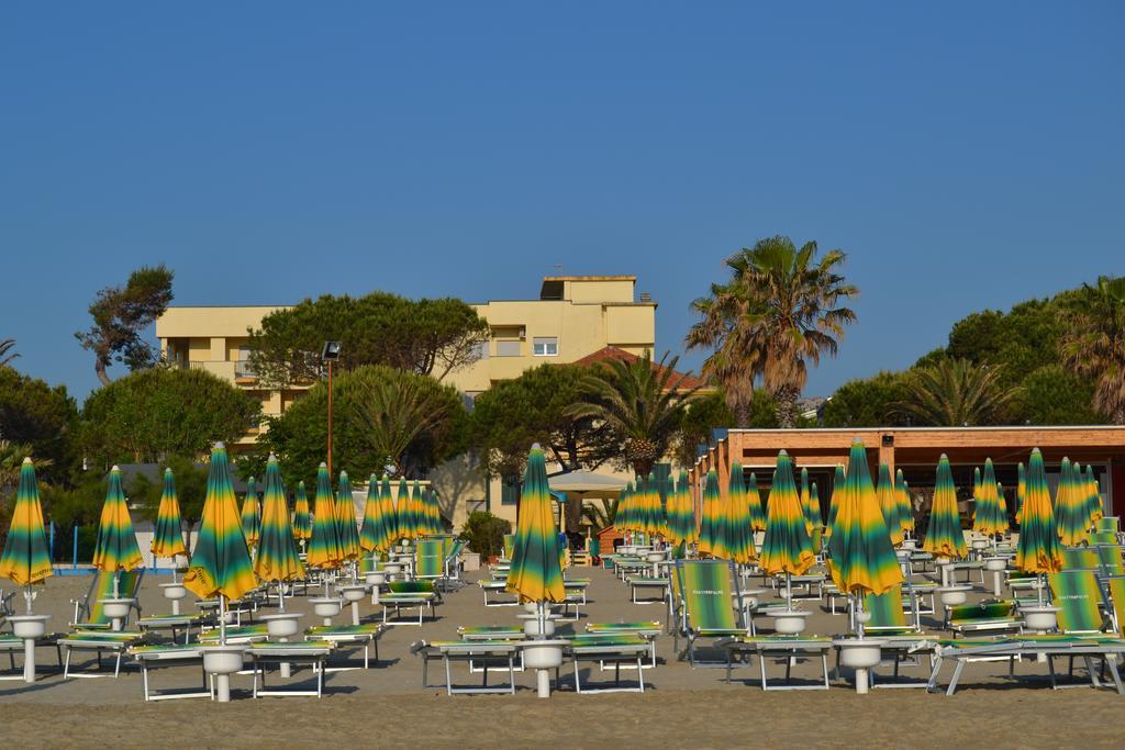 Hotel Quattropalme Tortoreto Eksteriør bilde